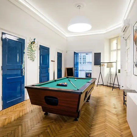 Bright & Grand With 4 Bedrooms By New York Cafe شقة *