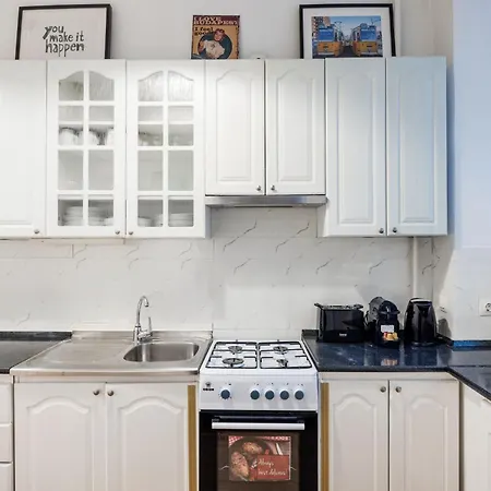 شقة Bright & Grand With 4 Bedrooms By New York Cafe بودابست