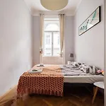 Lejlighed W - 4br Near New York Cafe - Pool Table - Sleeps 9 *
