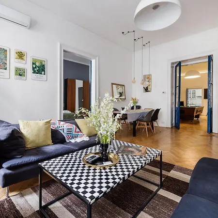 Apartamento Bright & Grand With 4 Bedrooms By New York Cafe *