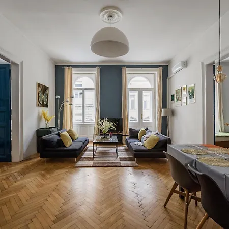 Appartement Bright & Grand With 4 Bedrooms By New York Cafe Budapest