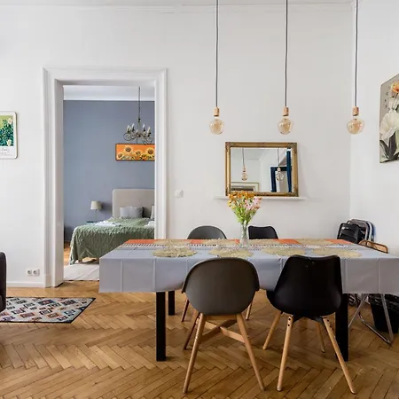 Bright & Grand With 4 Bedrooms By New York Cafe Budapest