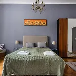 Appartement W - 4br Near New York Café - Pool Table - Sleeps 9 *