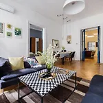 Appartement W - 4br Near New York Café - Pool Table - Sleeps 9 *